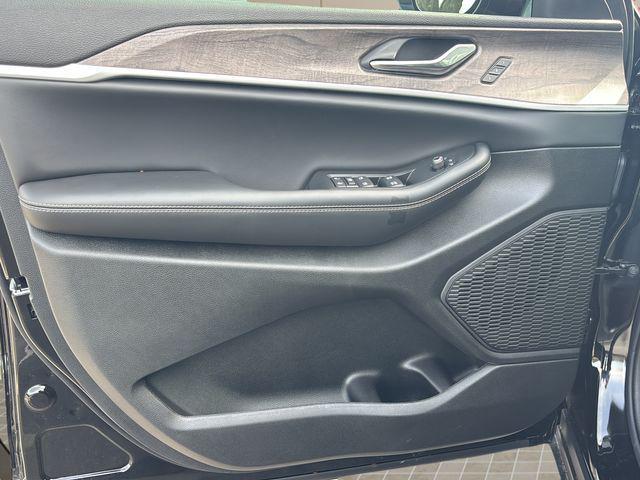 new 2025 Jeep Grand Cherokee L car, priced at $51,005