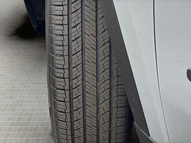 new 2026 Jeep Cherokee car, priced at $39,266