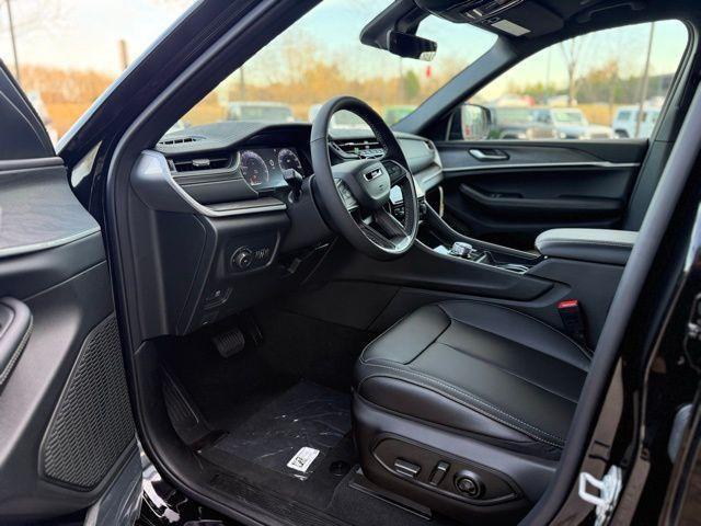 new 2025 Jeep Grand Cherokee L car, priced at $41,841