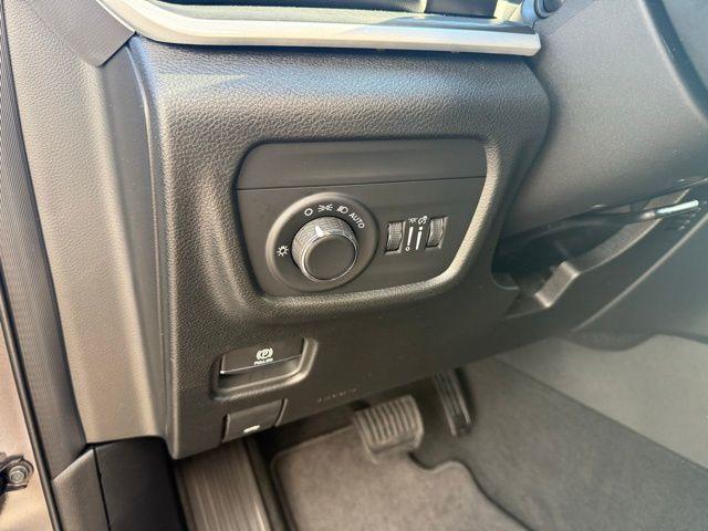 new 2025 Jeep Grand Cherokee car, priced at $41,647