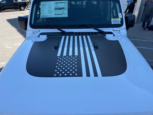 new 2025 Jeep Gladiator car, priced at $37,813