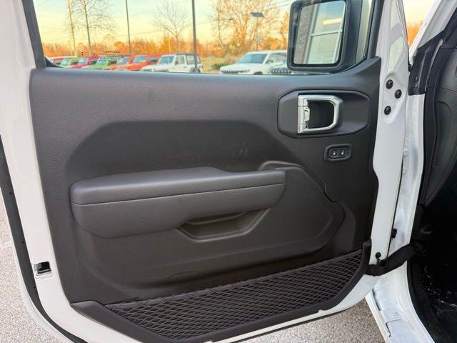 new 2026 Jeep Wrangler car, priced at $39,995