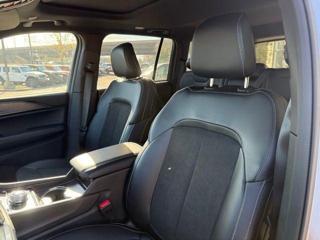 new 2025 Jeep Grand Cherokee car, priced at $39,722