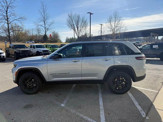 new 2025 Jeep Grand Cherokee car, priced at $39,722