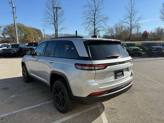new 2025 Jeep Grand Cherokee car, priced at $39,722