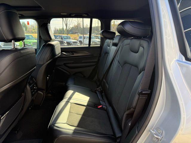 new 2025 Jeep Grand Cherokee car, priced at $39,722