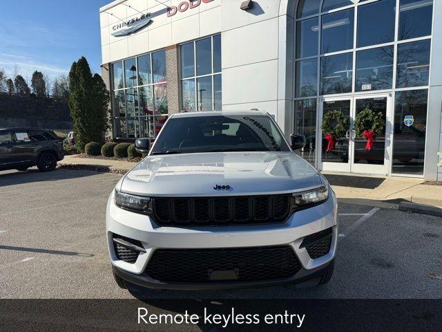 new 2025 Jeep Grand Cherokee car, priced at $41,687