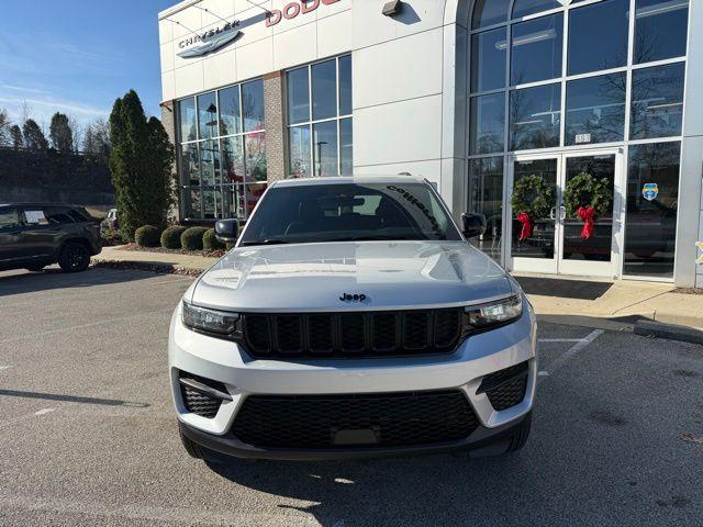 new 2025 Jeep Grand Cherokee car, priced at $39,722