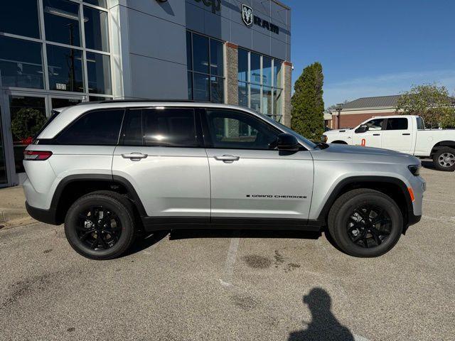 new 2025 Jeep Grand Cherokee car, priced at $39,722