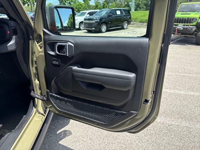 new 2025 Jeep Gladiator car, priced at $65,381