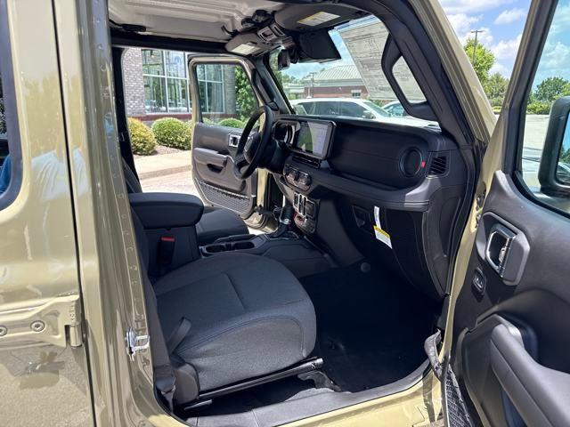 new 2025 Jeep Gladiator car, priced at $65,381