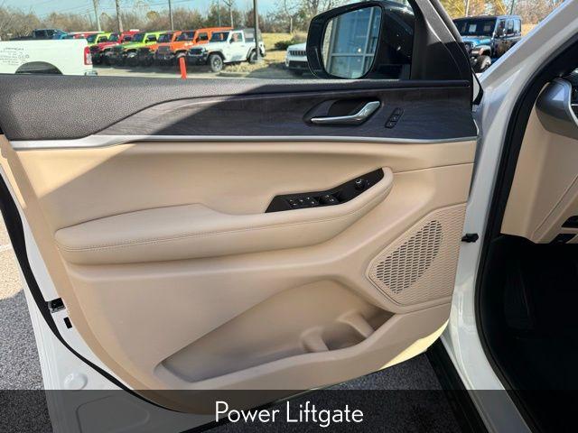 new 2025 Jeep Grand Cherokee car, priced at $46,463