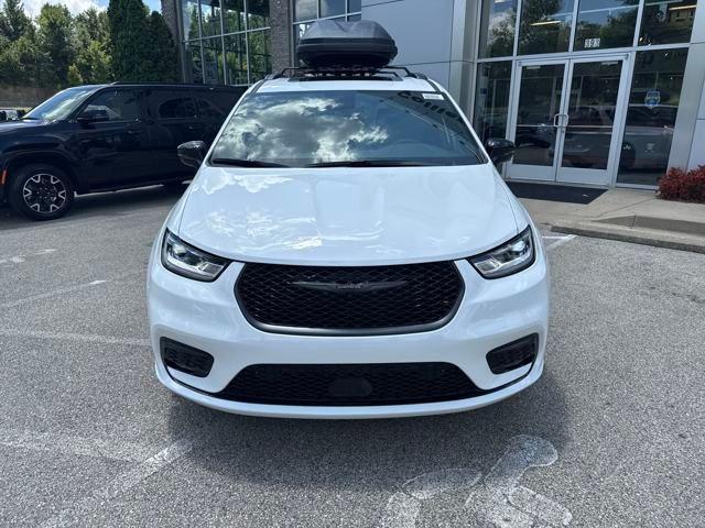 new 2025 Chrysler Pacifica car, priced at $49,545