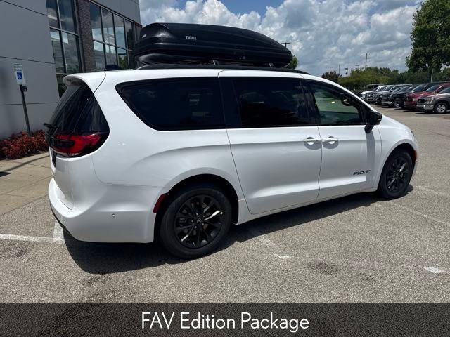 new 2025 Chrysler Pacifica car, priced at $48,161