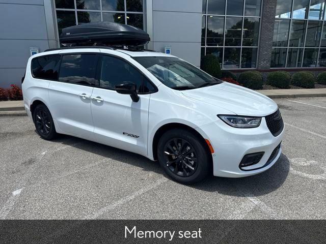 new 2025 Chrysler Pacifica car, priced at $48,161
