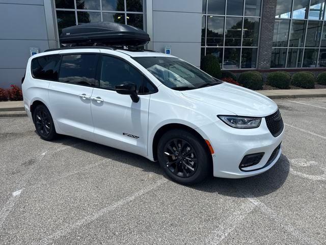 new 2025 Chrysler Pacifica car, priced at $49,545