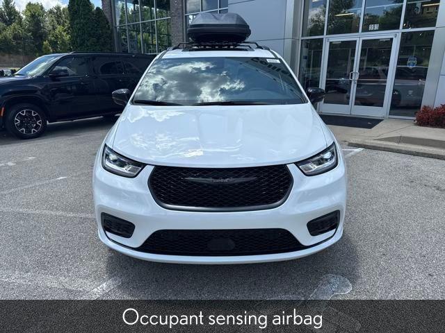 new 2025 Chrysler Pacifica car, priced at $48,161