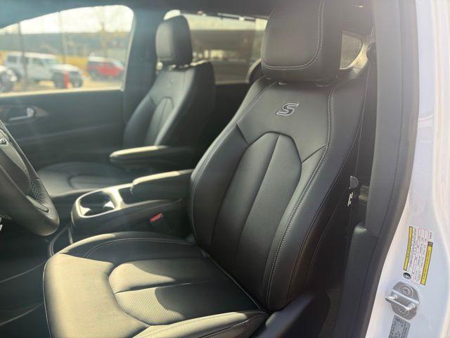 new 2026 Chrysler Pacifica car, priced at $46,505