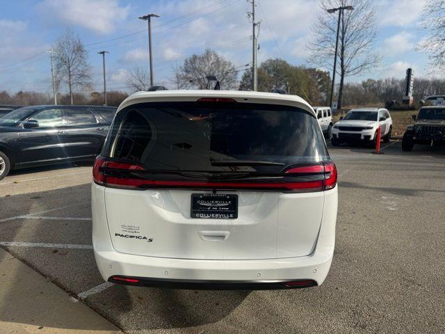 new 2026 Chrysler Pacifica car, priced at $46,505