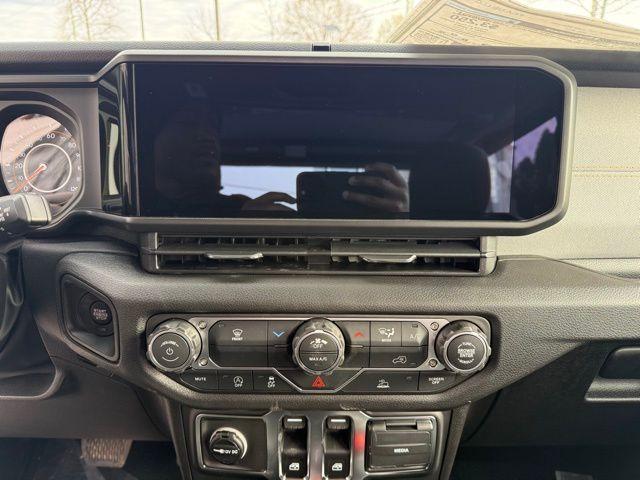 new 2026 Jeep Wrangler car, priced at $39,387