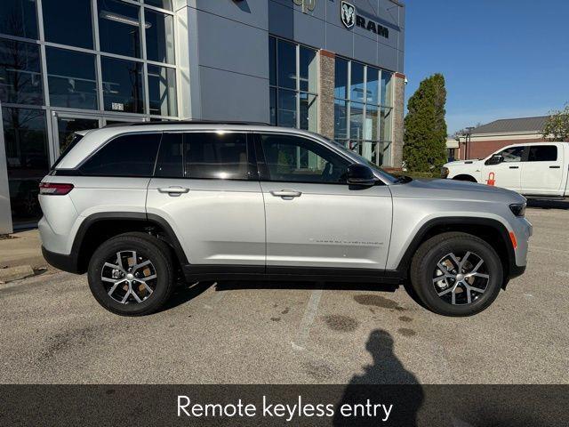 new 2025 Jeep Grand Cherokee car, priced at $44,749