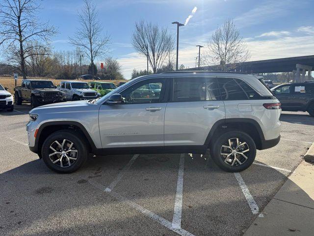 new 2025 Jeep Grand Cherokee car, priced at $44,499