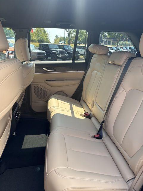 new 2025 Jeep Grand Cherokee car, priced at $41,786