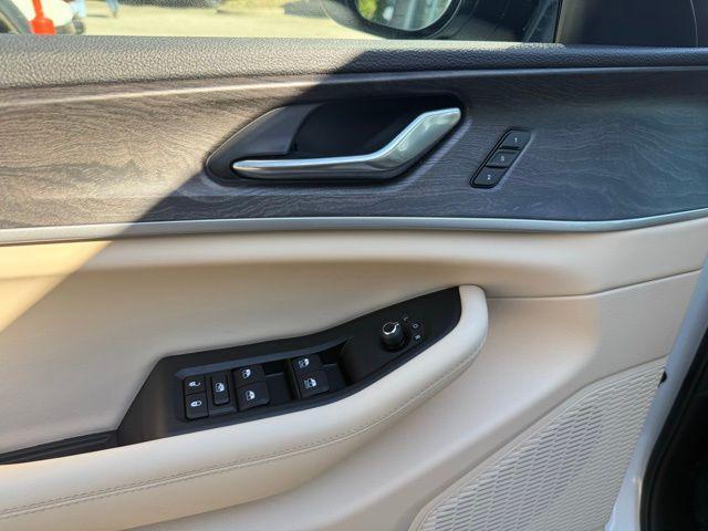 new 2025 Jeep Grand Cherokee L car, priced at $41,270