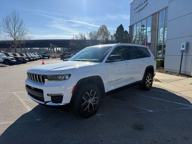 new 2025 Jeep Grand Cherokee L car, priced at $41,270
