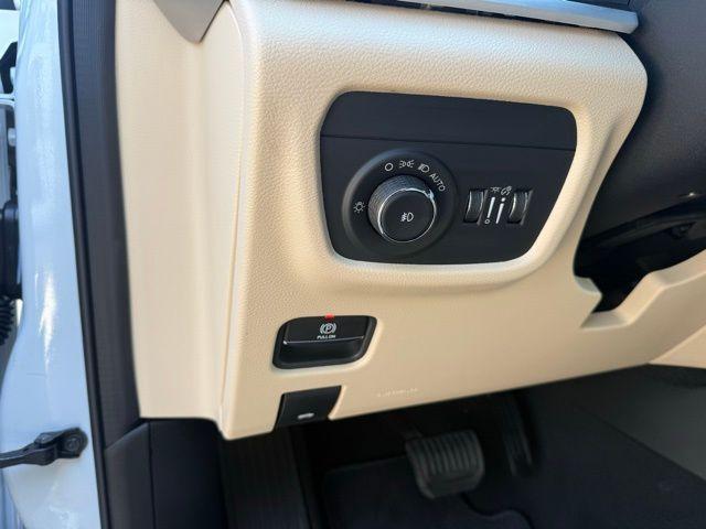 new 2025 Jeep Grand Cherokee L car, priced at $41,270