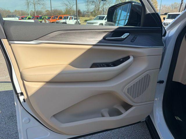 new 2025 Jeep Grand Cherokee L car, priced at $41,270