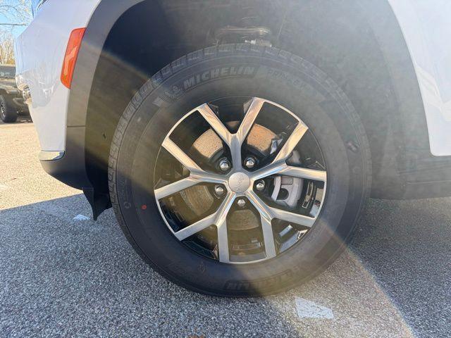 new 2025 Jeep Grand Cherokee L car, priced at $41,270