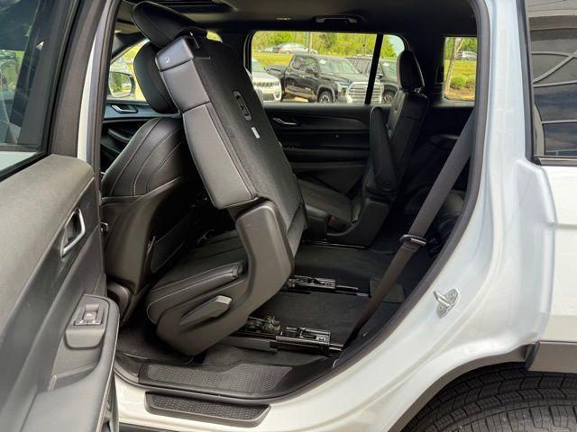 new 2025 Jeep Grand Cherokee L car, priced at $39,999