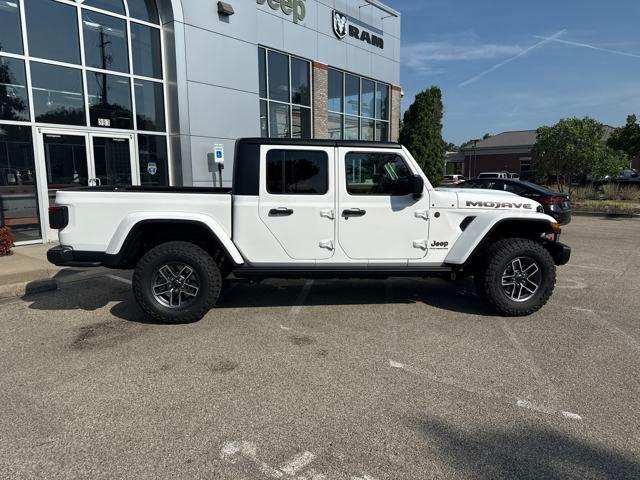 new 2025 Jeep Gladiator car, priced at $58,189