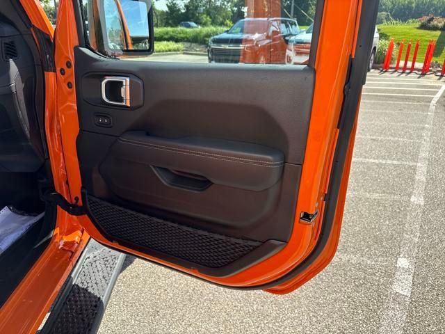 new 2025 Jeep Gladiator car, priced at $47,250