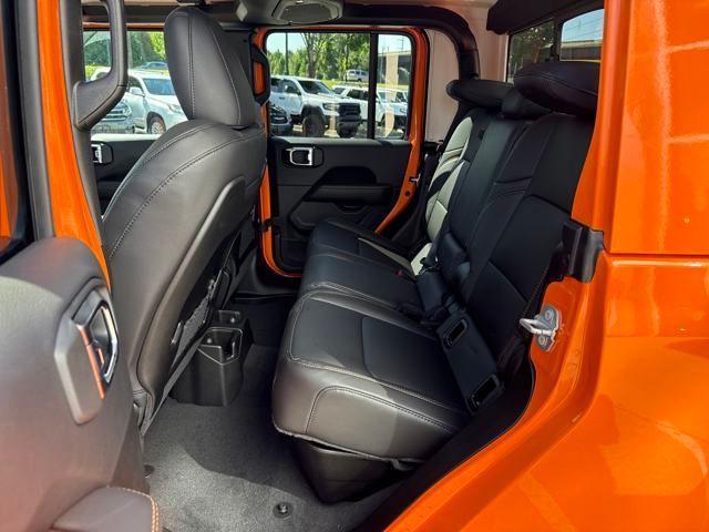 new 2025 Jeep Gladiator car, priced at $47,250