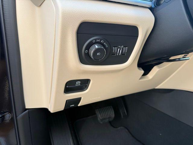 new 2025 Jeep Grand Cherokee car, priced at $46,999