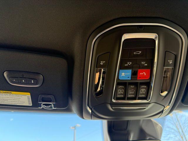 new 2025 Jeep Grand Cherokee car, priced at $44,499