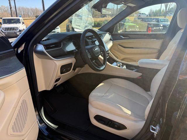 new 2025 Jeep Grand Cherokee car, priced at $44,499