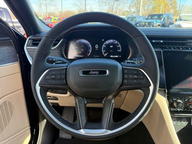 new 2025 Jeep Grand Cherokee car, priced at $46,999