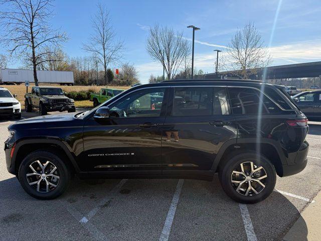 new 2025 Jeep Grand Cherokee car, priced at $44,499