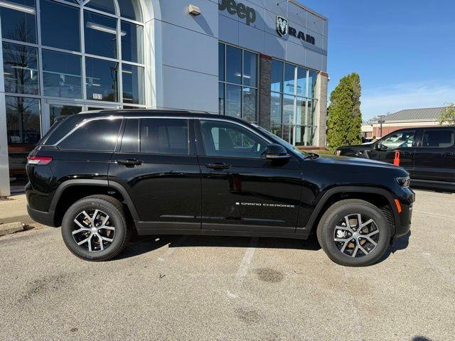 new 2025 Jeep Grand Cherokee car, priced at $46,999