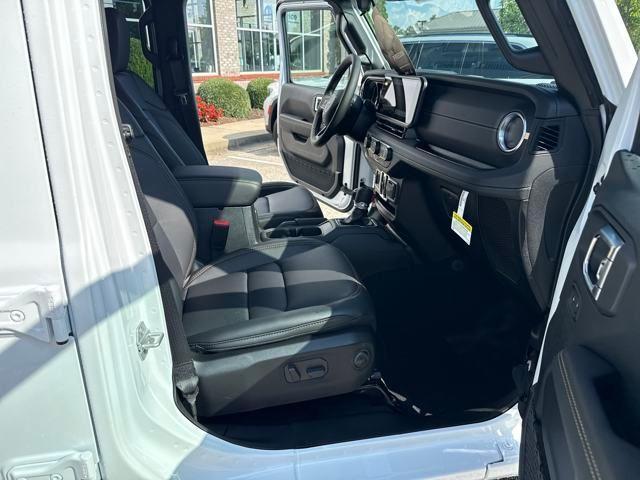 new 2025 Jeep Gladiator car, priced at $44,821