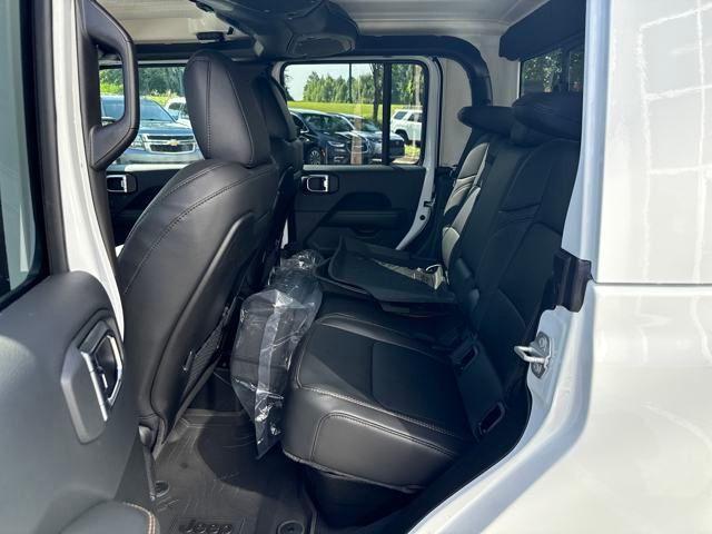 new 2025 Jeep Gladiator car, priced at $44,821