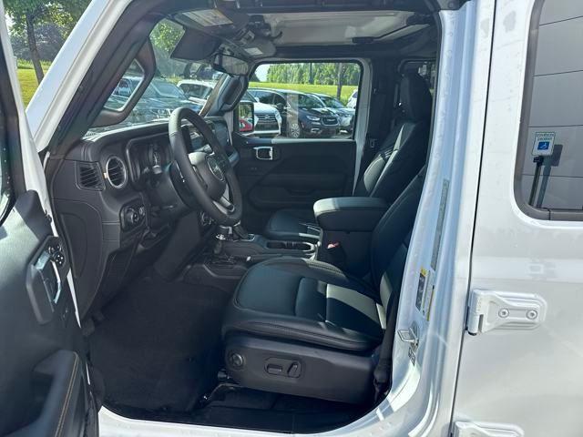 new 2025 Jeep Gladiator car, priced at $44,821