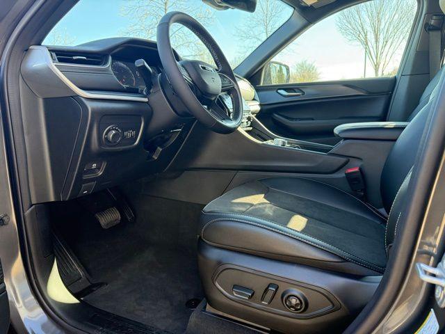 new 2025 Jeep Grand Cherokee car, priced at $39,722