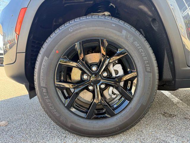 new 2025 Jeep Grand Cherokee car, priced at $39,722