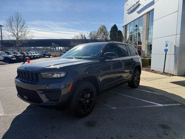new 2025 Jeep Grand Cherokee car, priced at $39,722