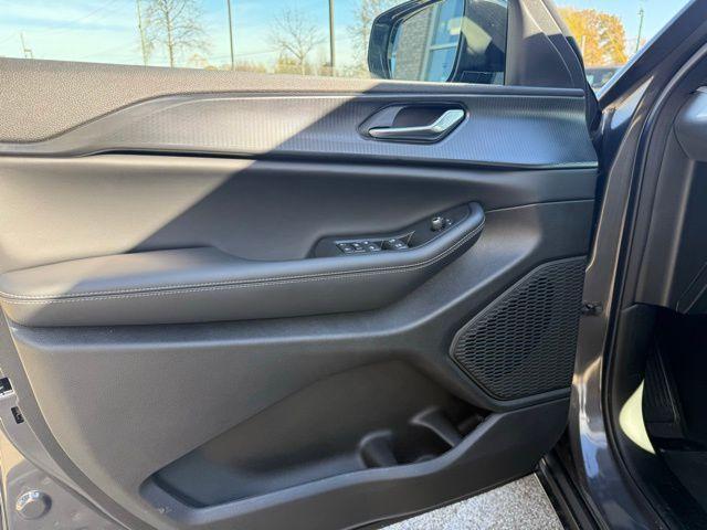 new 2025 Jeep Grand Cherokee car, priced at $39,722