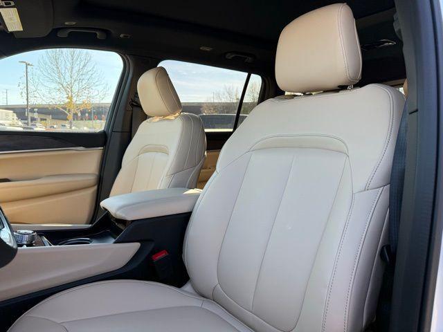 new 2025 Jeep Grand Cherokee L car, priced at $50,868